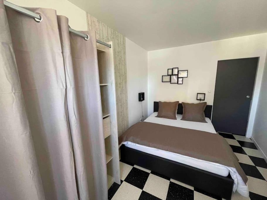 Au Parisien Apartment เอิลท์ ภายนอก รูปภาพ