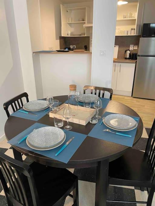 Au Parisien Apartment เอิลท์ ภายนอก รูปภาพ